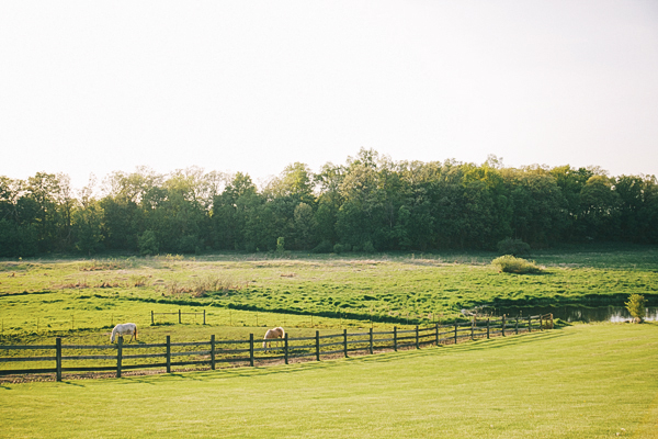 katie stoops photography-michigan barn wedding01