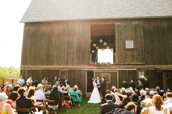 katie stoops photography-michigan barn wedding14