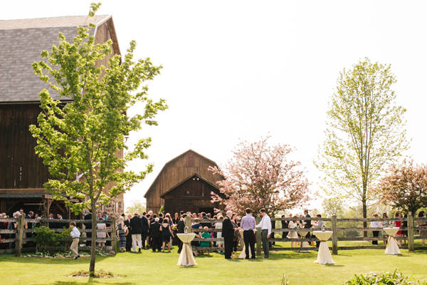 katie stoops photography-michigan barn wedding32