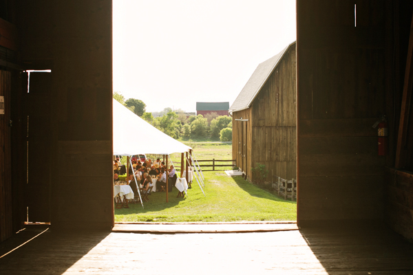 katie stoops photography-michigan barn wedding43